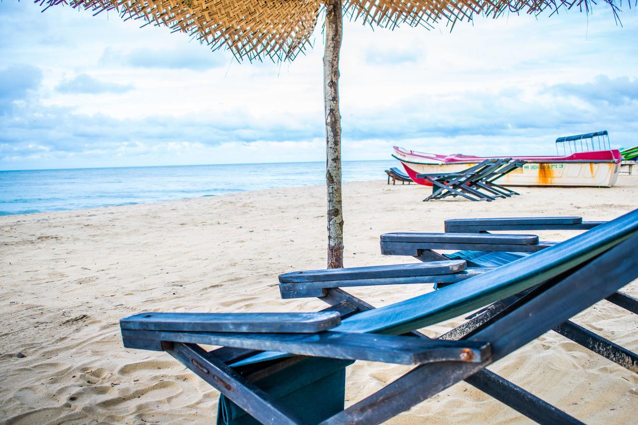 Omeesha Beach Hotel Kalpitiya Eksteriør billede