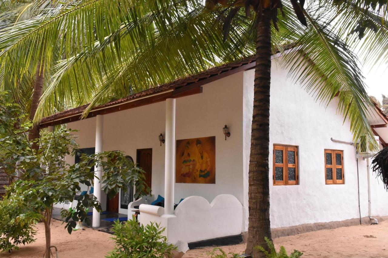Omeesha Beach Hotel Kalpitiya Eksteriør billede