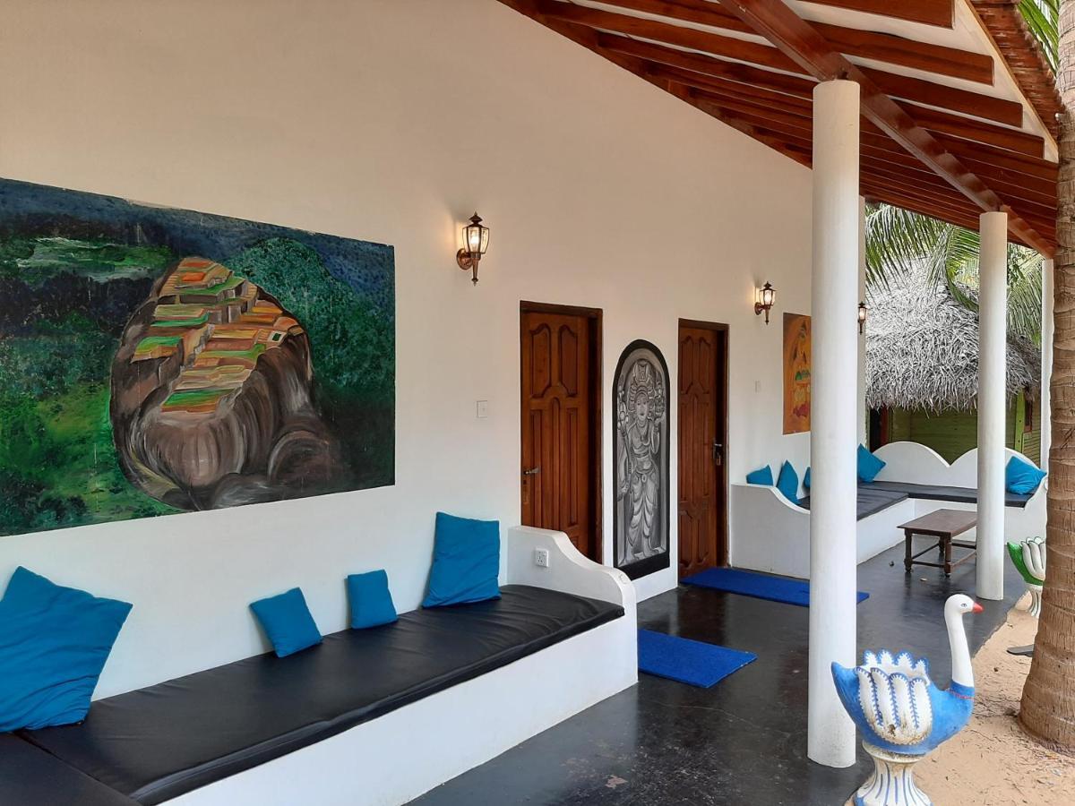 Omeesha Beach Hotel Kalpitiya Eksteriør billede
